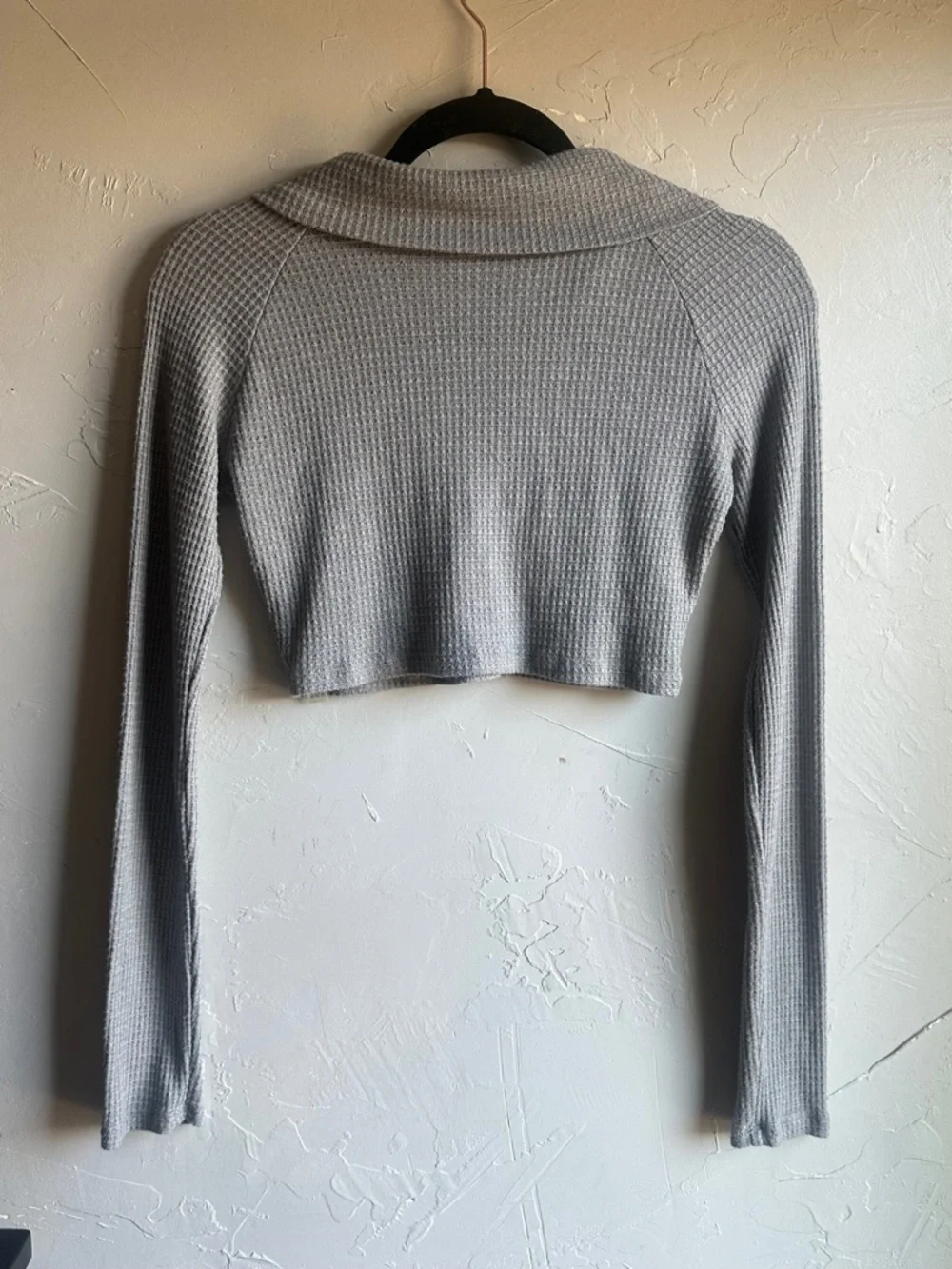 Free People Gray Ribbed Cropped Long Sleeve Henley
